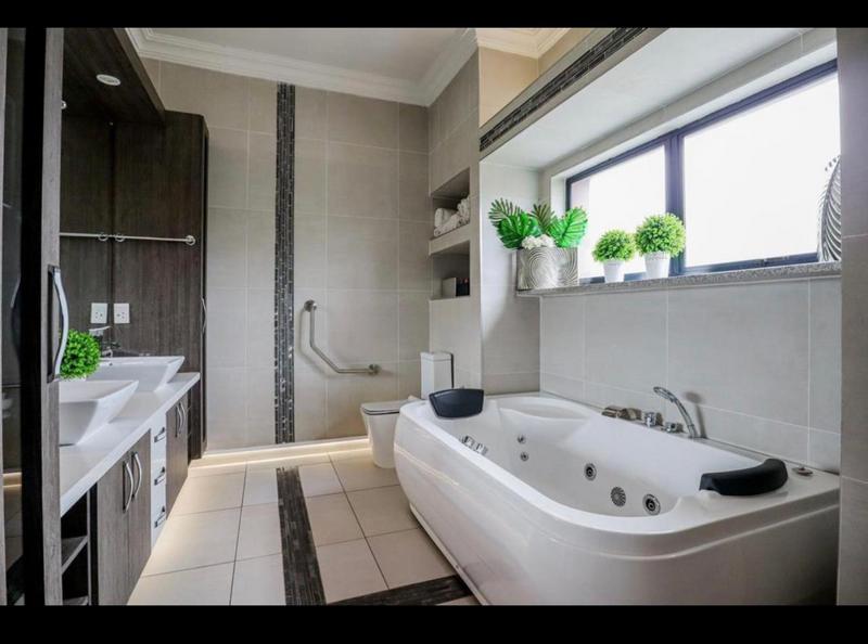 6 Bedroom Property for Sale in Zambezi Country Estate Gauteng