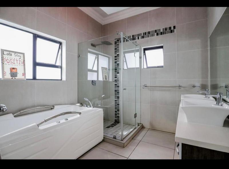 6 Bedroom Property for Sale in Zambezi Country Estate Gauteng