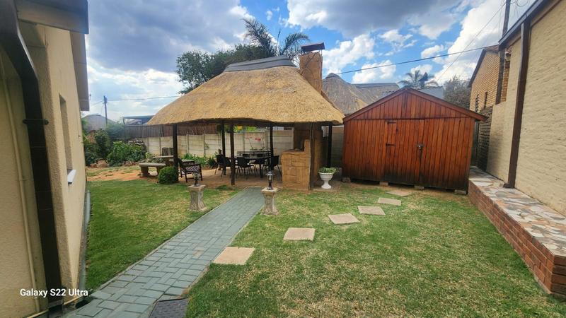 4 Bedroom Property for Sale in Greenhills Gauteng