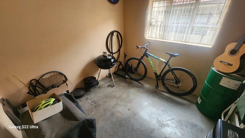 4 Bedroom Property for Sale in Greenhills Gauteng