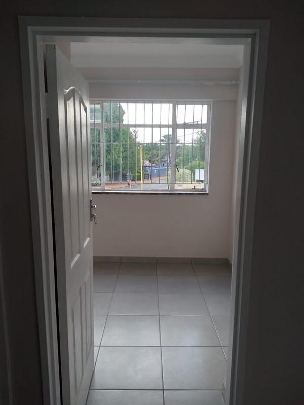 To Let 3 Bedroom Property for Rent in Florida Gauteng