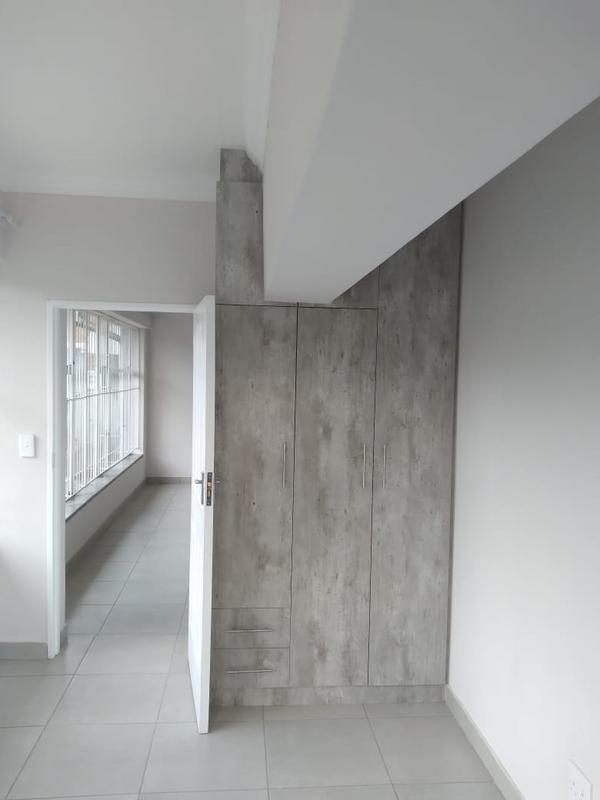 To Let 3 Bedroom Property for Rent in Florida Gauteng