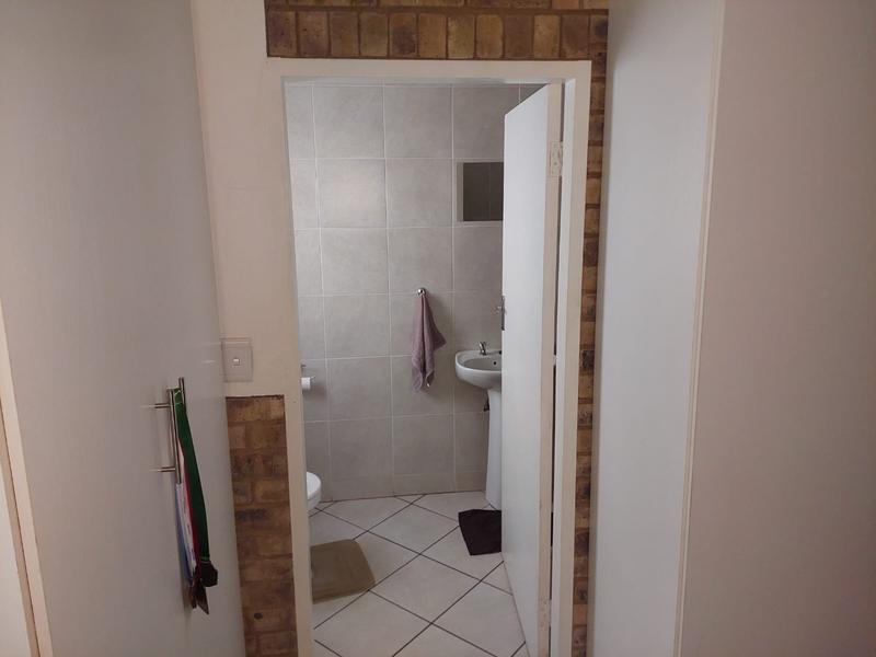 6 Bedroom Property for Sale in Strydfontein and surrounds Gauteng