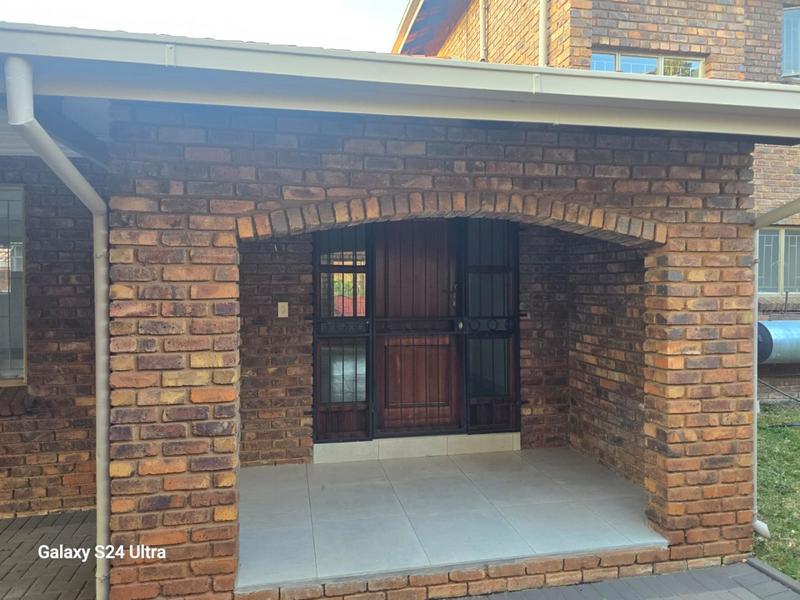 6 Bedroom Property for Sale in Wonderboom Gauteng