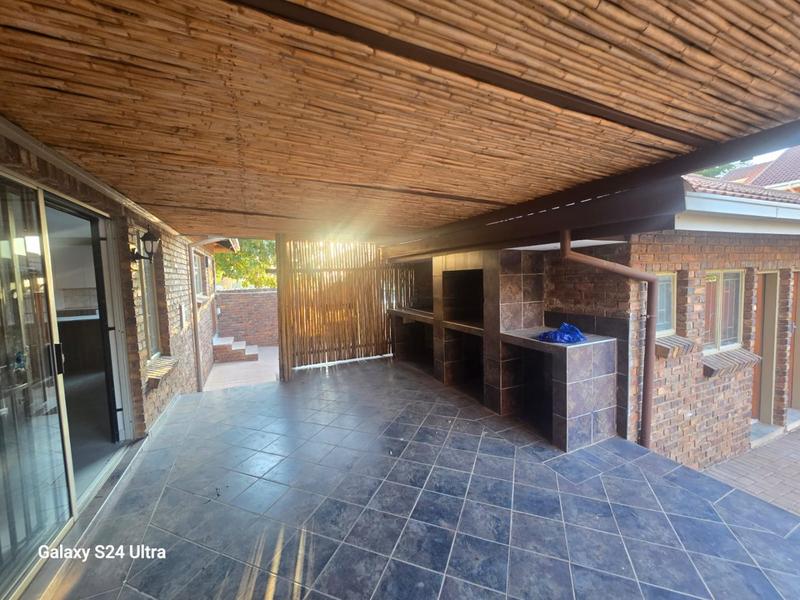 6 Bedroom Property for Sale in Wonderboom Gauteng