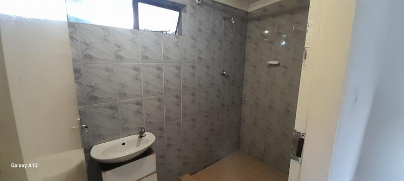 To Let 1 Bedroom Property for Rent in Witfield Gauteng