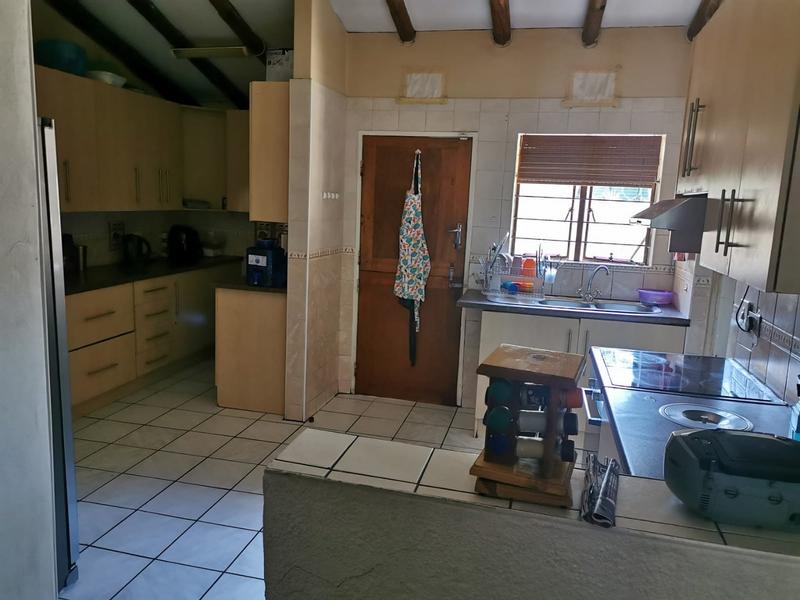 To Let 4 Bedroom Property for Rent in Croydon Gauteng