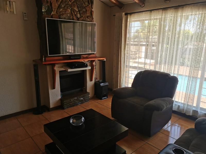 To Let 4 Bedroom Property for Rent in Croydon Gauteng