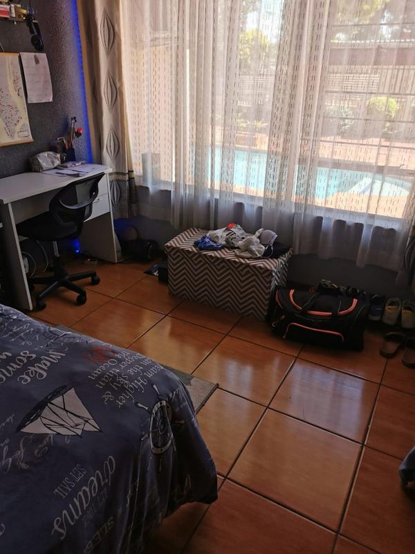 To Let 4 Bedroom Property for Rent in Croydon Gauteng