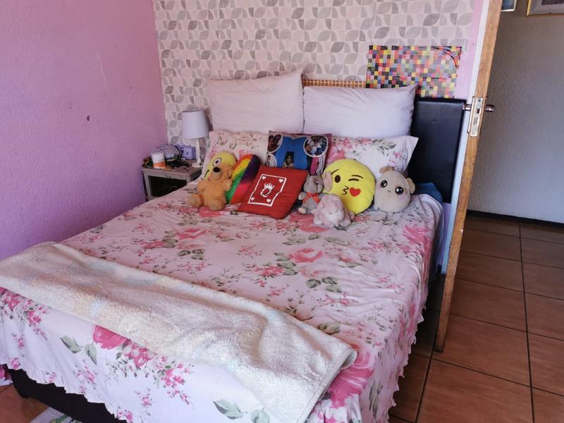 To Let 4 Bedroom Property for Rent in Croydon Gauteng