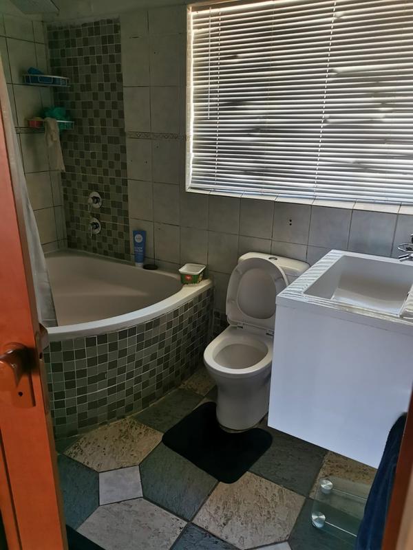 To Let 4 Bedroom Property for Rent in Croydon Gauteng