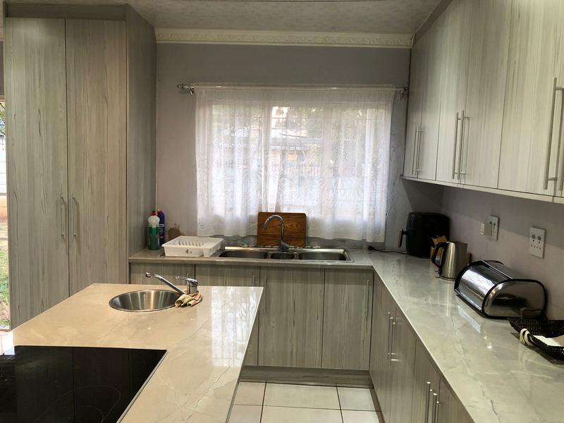 4 Bedroom Property for Sale in Strubensvallei Gauteng