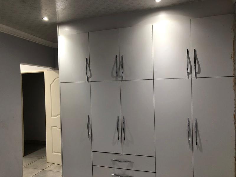 4 Bedroom Property for Sale in Strubensvallei Gauteng