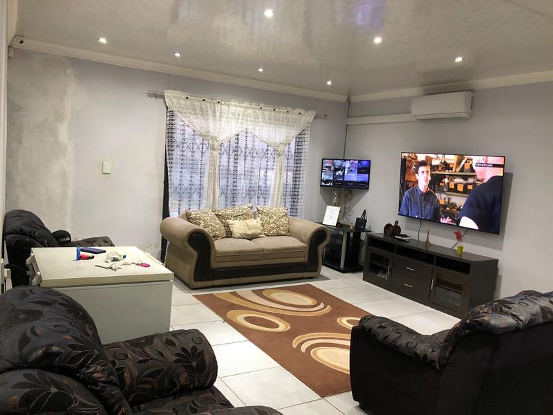 4 Bedroom Property for Sale in Strubensvallei Gauteng