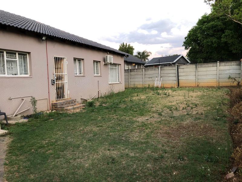 4 Bedroom Property for Sale in Strubensvallei Gauteng