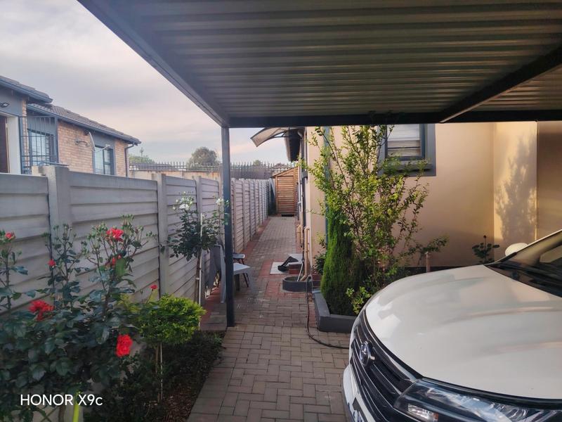 2 Bedroom Property for Sale in Mindalore Gauteng