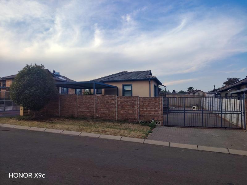 2 Bedroom Property for Sale in Mindalore Gauteng