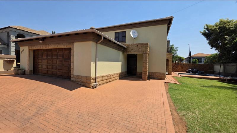 4 Bedroom Property for Sale in Montana Tuine Gauteng