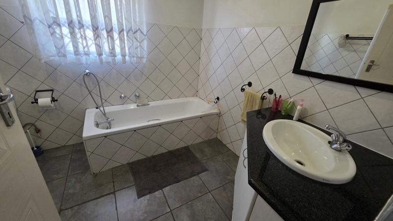 4 Bedroom Property for Sale in Montana Tuine Gauteng