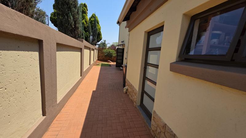 4 Bedroom Property for Sale in Montana Tuine Gauteng