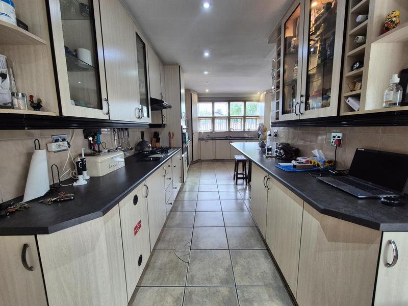 3 Bedroom Property for Sale in Brackendowns Gauteng