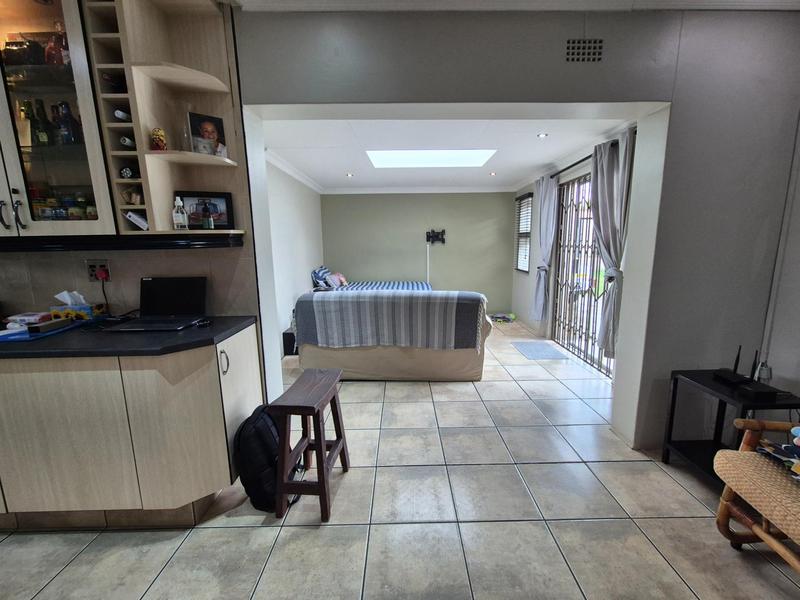 3 Bedroom Property for Sale in Brackendowns Gauteng