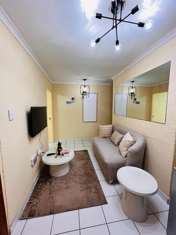 To Let 1 Bedroom Property for Rent in Birch Acres Gauteng