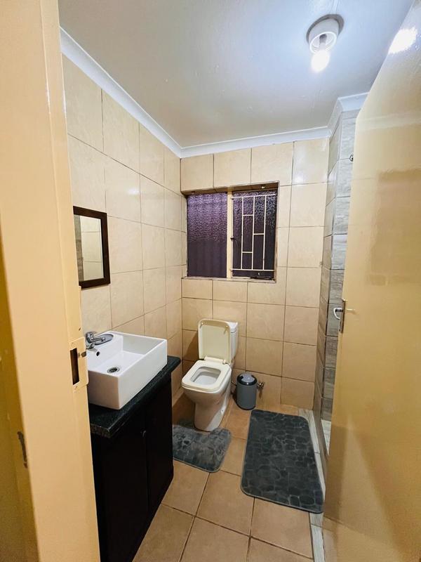 To Let 1 Bedroom Property for Rent in Birch Acres Gauteng