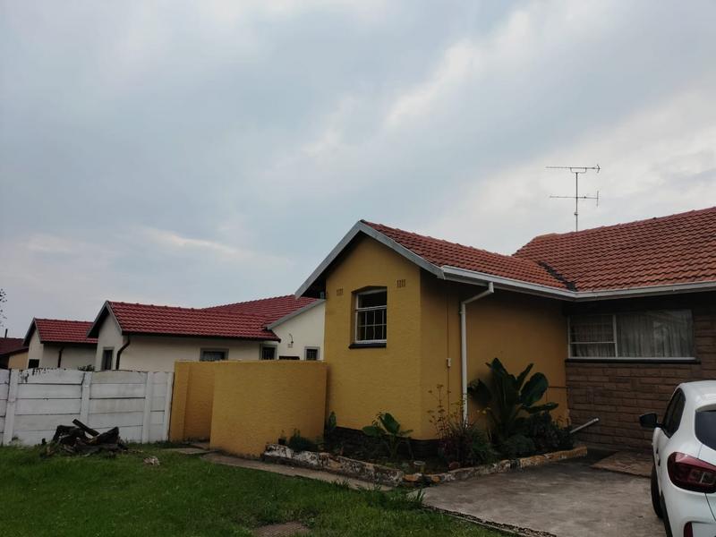 To Let 4 Bedroom Property for Rent in Birchleigh North Gauteng