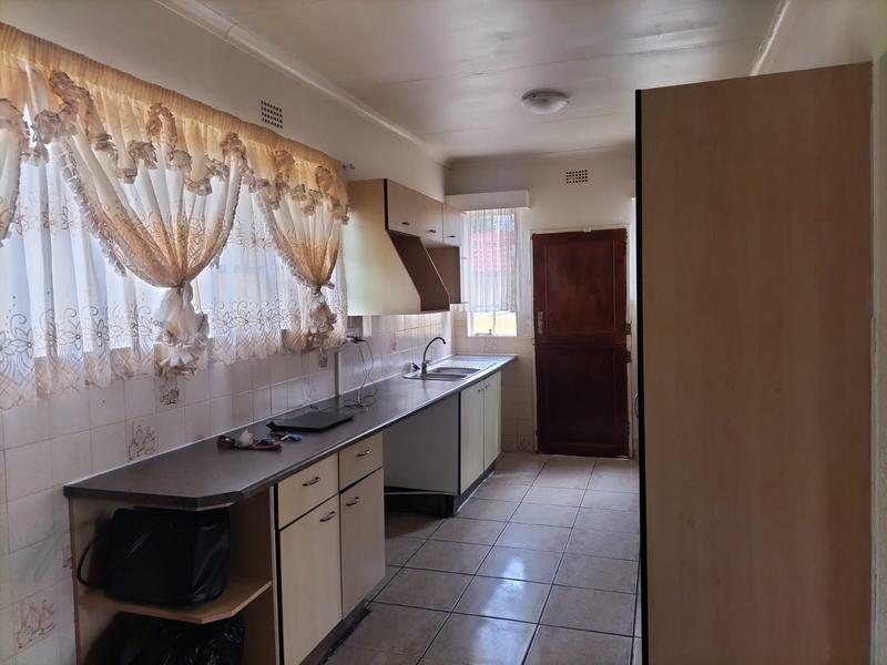 To Let 4 Bedroom Property for Rent in Birchleigh North Gauteng