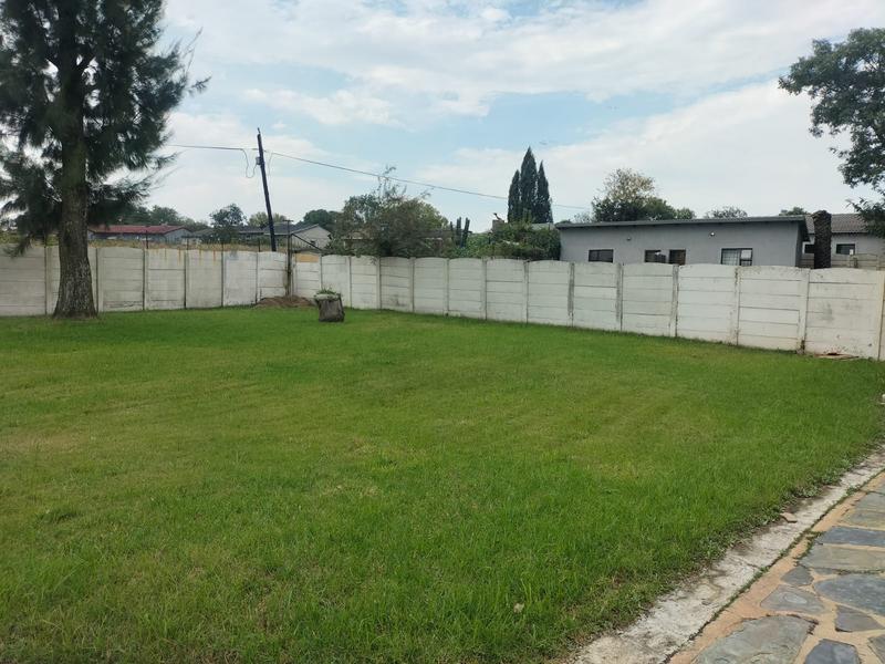 To Let 4 Bedroom Property for Rent in Birchleigh North Gauteng