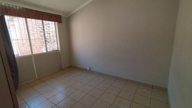 To Let 1 Bedroom Property for Rent in Bonaero Park Gauteng