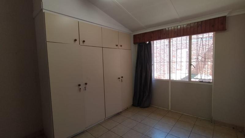 To Let 1 Bedroom Property for Rent in Bonaero Park Gauteng