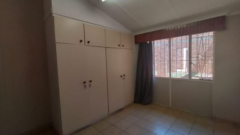 To Let 1 Bedroom Property for Rent in Bonaero Park Gauteng