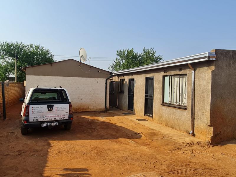 2 Bedroom Property for Sale in Mapleton A H Gauteng