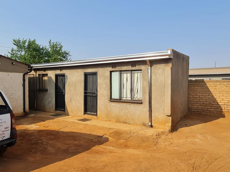 2 Bedroom Property for Sale in Mapleton A H Gauteng