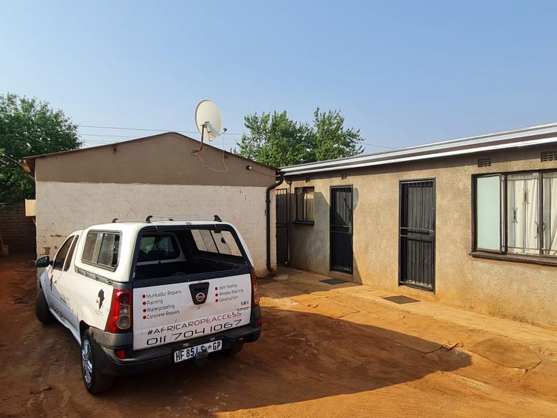2 Bedroom Property for Sale in Mapleton A H Gauteng