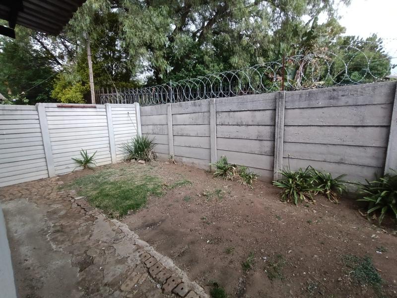 To Let 2 Bedroom Property for Rent in Dunnottar Gauteng