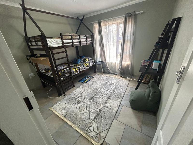 To Let 3 Bedroom Property for Rent in Strubenvale Gauteng