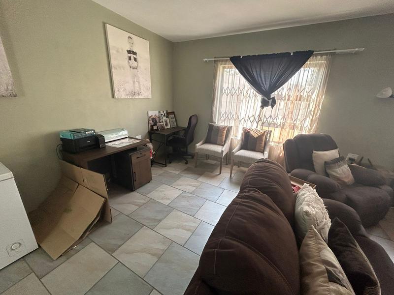 To Let 3 Bedroom Property for Rent in Strubenvale Gauteng