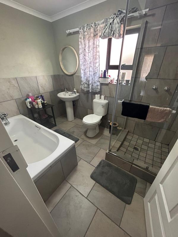 To Let 3 Bedroom Property for Rent in Strubenvale Gauteng