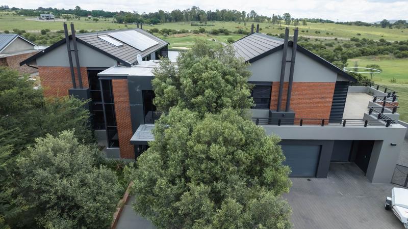 5 Bedroom Property for Sale in Copperleaf Estate Gauteng
