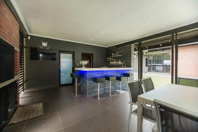 5 Bedroom Property for Sale in Copperleaf Estate Gauteng