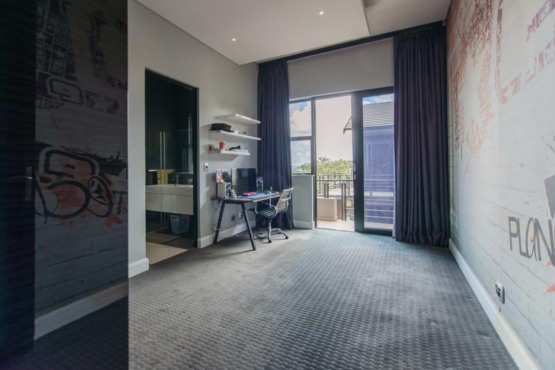 5 Bedroom Property for Sale in Copperleaf Estate Gauteng