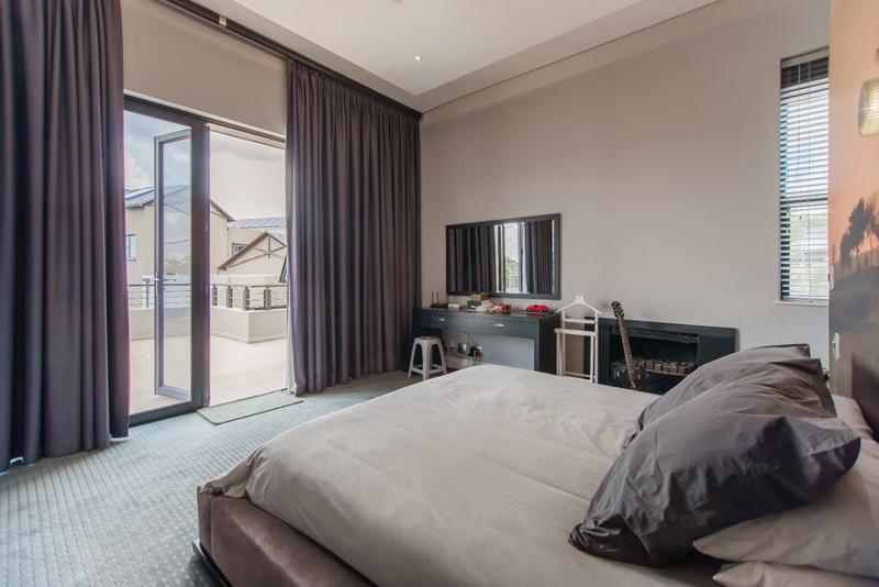 5 Bedroom Property for Sale in Copperleaf Estate Gauteng