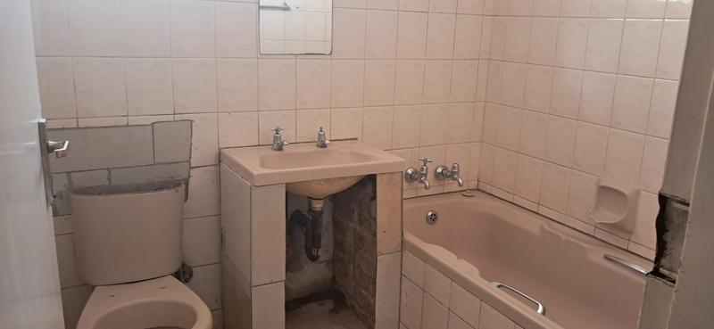 6 Bedroom Property for Sale in Bloubosrand Gauteng