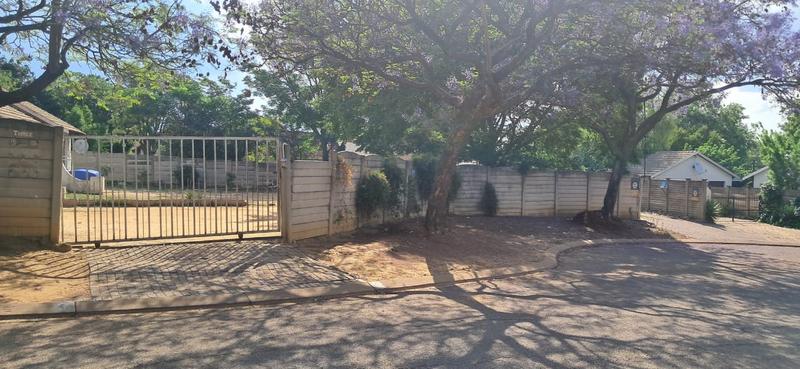 6 Bedroom Property for Sale in Bloubosrand Gauteng