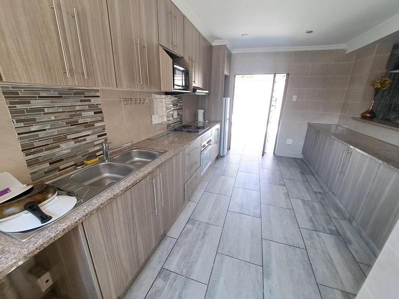 To Let 3 Bedroom Property for Rent in Muckleneuk Gauteng