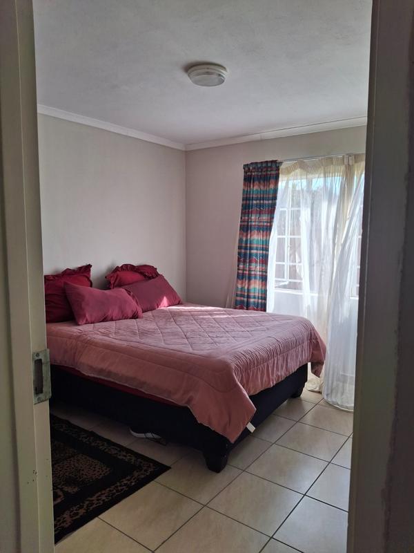 2 Bedroom Property for Sale in Annlin-wes Gauteng