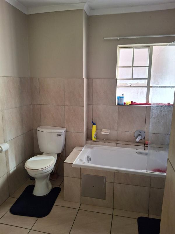2 Bedroom Property for Sale in Annlin-wes Gauteng